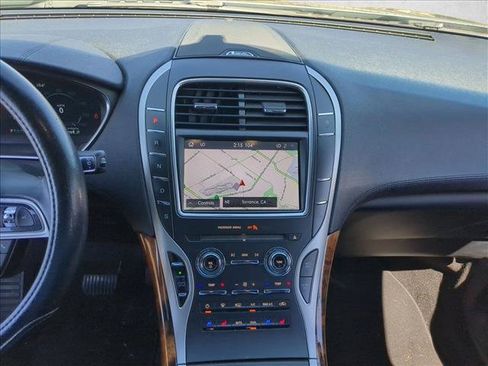 Used 2020 Lincoln Nautilus Reserve FWD image 12