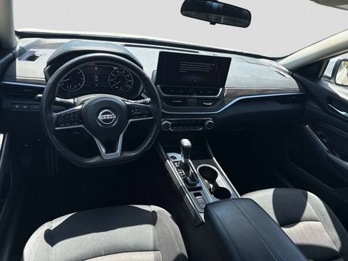 Certified 2023 Nissan Altima 2.5 SV w/ SV Premium Package AWD/4WD image 10