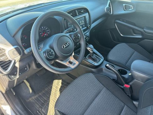 Used 2020 Kia Soul S image 10