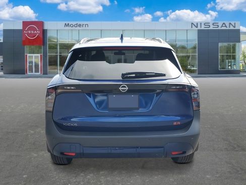 New 2026 Nissan Kicks SR FWD image 3