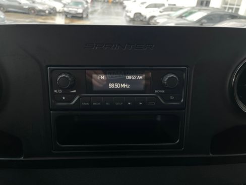 Used 2020 Mercedes-Benz Sprinter 2500 image 19