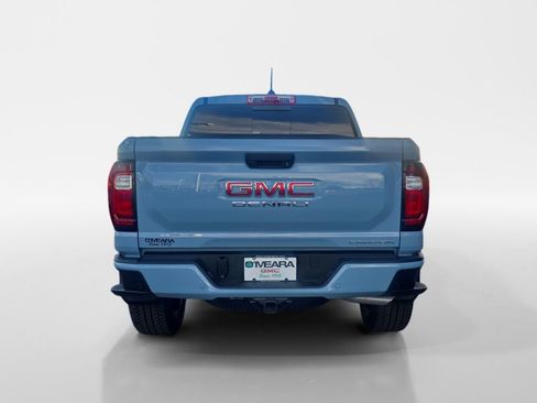 Used 2025 GMC Canyon Denali image 4