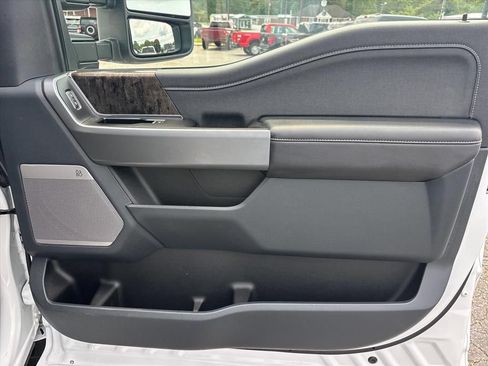 Used 2025 Ford F350 Lariat AWD/4WD image 14