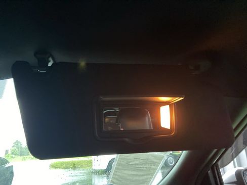 Used 2019 Ford Explorer Limited w/ Ford Safe & Smart Package FWD image 30