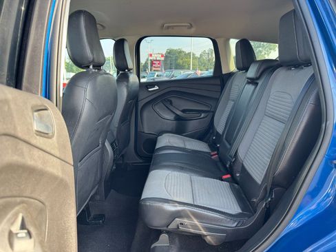 Used 2018 Ford Escape SE w/ SE Sport Appearance Package AWD/4WD image 16