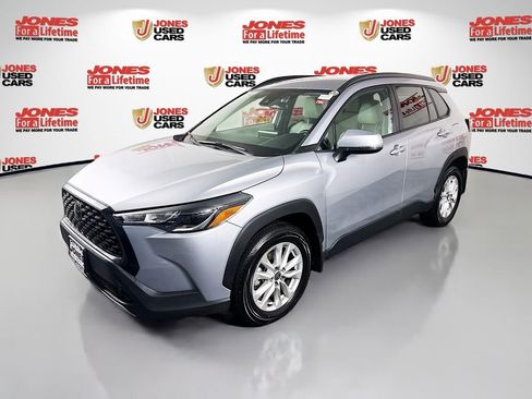 Certified 2022 Toyota Corolla Cross LE AWD/4WD image 12
