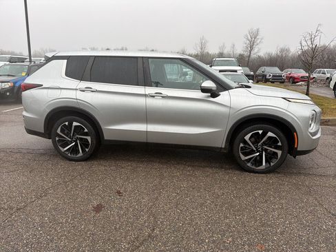 Used 2022 Mitsubishi Outlander ES image 4