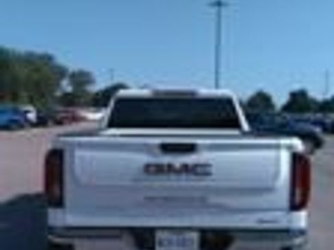 Used 2025 GMC Sierra 1500 SLT RWD image 5