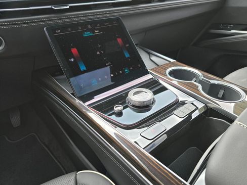 New 2026 Cadillac Escalade Luxury AWD/4WD image 36