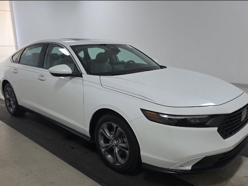 Used 2024 Honda Accord EX image 4
