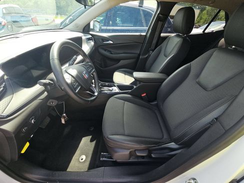 Used 2025 Buick Encore GX Preferred FWD image 3