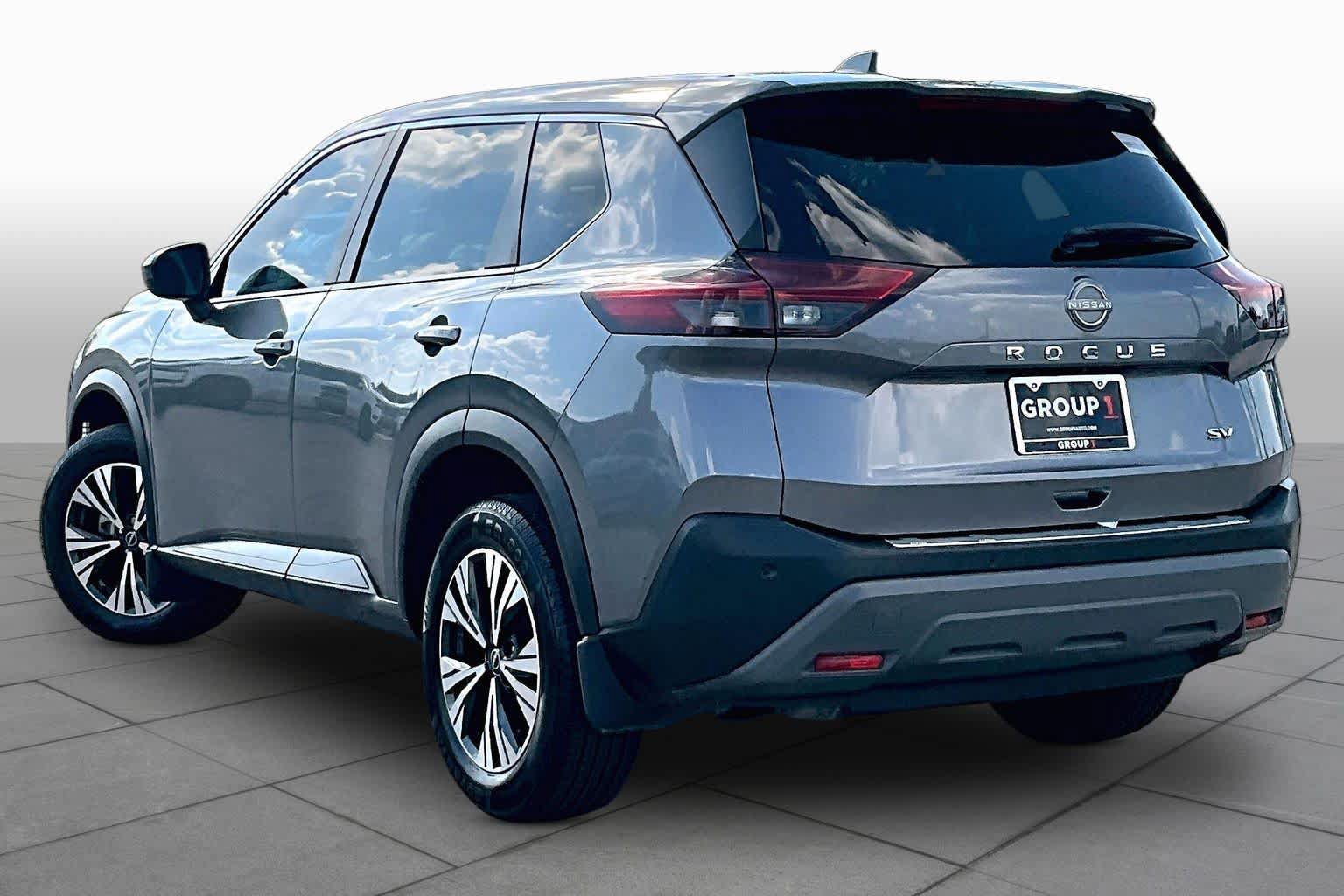 Used 2023 Nissan Rogue SV FWD image 12