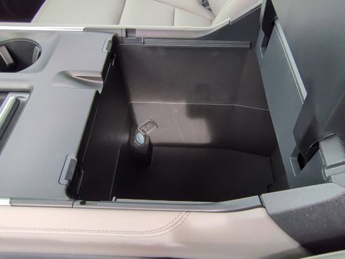 New 2027 Ford Expedition Active RWD image 32