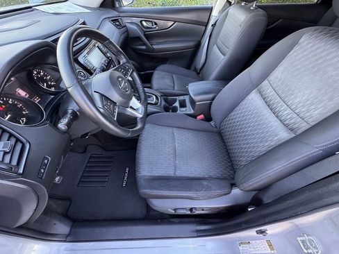 Certified 2018 Nissan Rogue SV w/ Sun & Sound Touring Package image 10