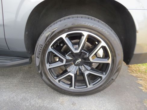 Certified 2022 Chevrolet Suburban RST w/ Luxury Package image 12