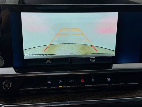 Used 2025 Chevrolet Silverado 1500 LT image 19