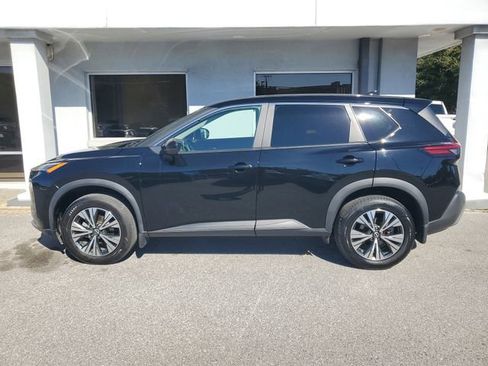 Used 2023 Nissan Rogue SV image 10