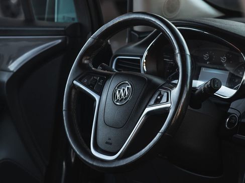 Used 2020 Buick Encore Essence image 10