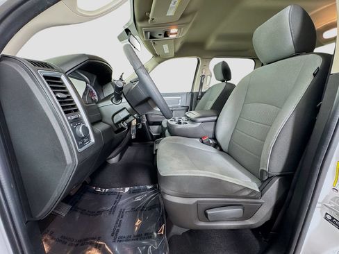 Used 2022 RAM 1500 Classic SLT RWD image 17