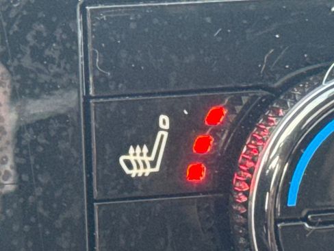 Used 2023 Nissan Armada SL w/ Captain's Chairs Package image 45