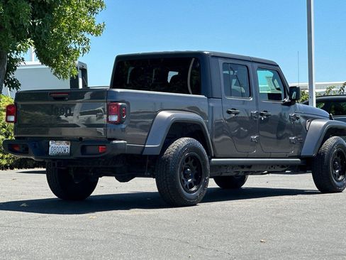 Used 2023 Jeep Gladiator Sport AWD/4WD image 3