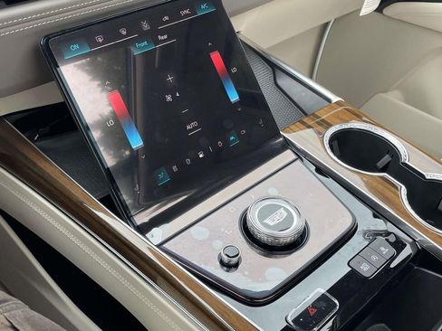 New 2026 Cadillac Escalade Platinum Sport w/ LPO, ONYX Package image 28