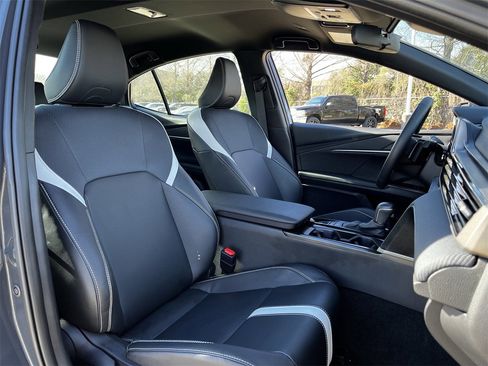 Used 2025 Toyota Camry SE image 24