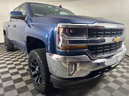 Used 2017 Chevrolet Silverado 1500 LT w/ All Star Edition AWD/4WD image 7