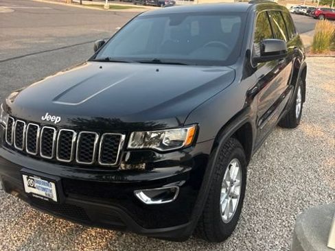 Used 2019 Jeep Grand Cherokee Laredo w/ Security & Convenience Group AWD/4WD image 5