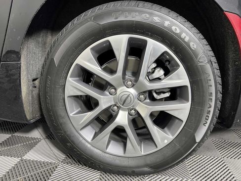 Used 2025 Chrysler Pacifica Pinnacle FWD image 23