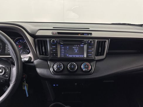 Used 2018 Toyota RAV4 LE image 16