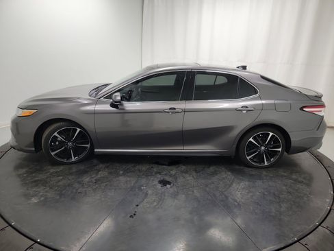 Used 2020 Toyota Camry XSE image 4