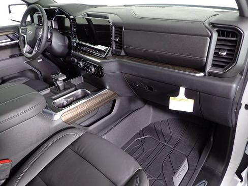 New 2026 Chevrolet Silverado 1500 RST w/ Dark Appearance Package AWD/4WD image 40