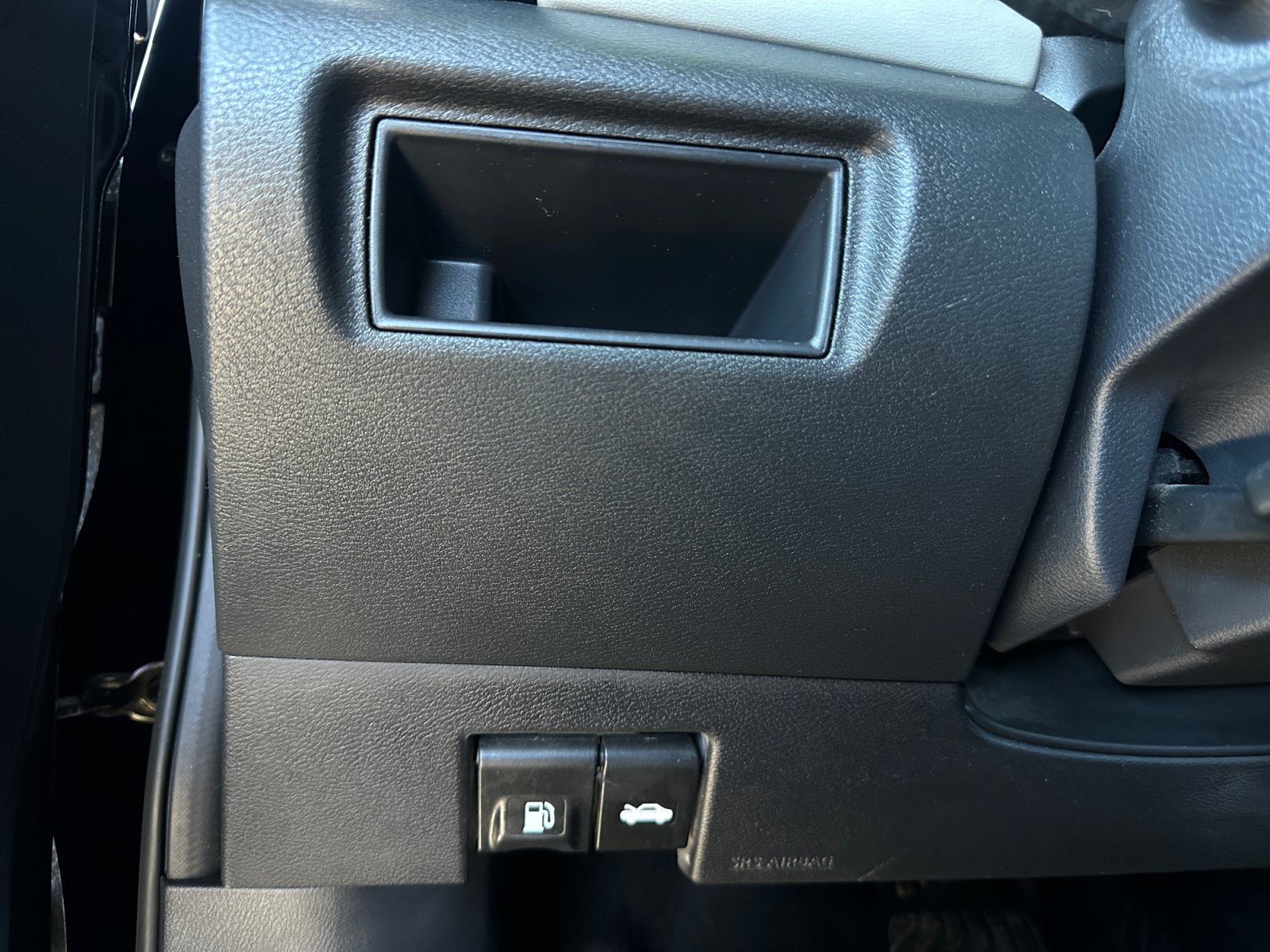 Used 2020 Nissan Versa SV FWD image 17