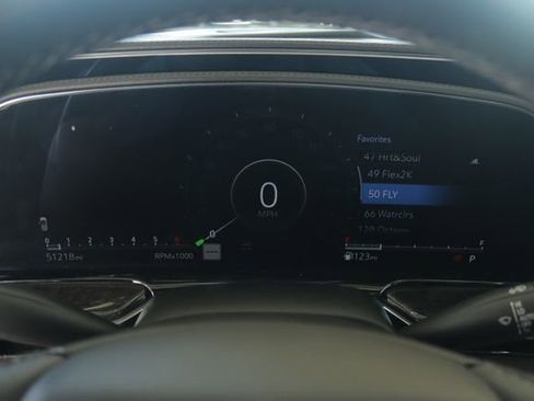 Certified 2022 Cadillac Escalade ESV Premium Luxury image 16