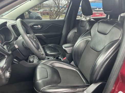 Used 2020 Jeep Cherokee Latitude Plus AWD/4WD image 14