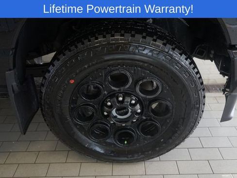 New 2026 Ford F250 Lariat w/ Black Appearance Package image 16