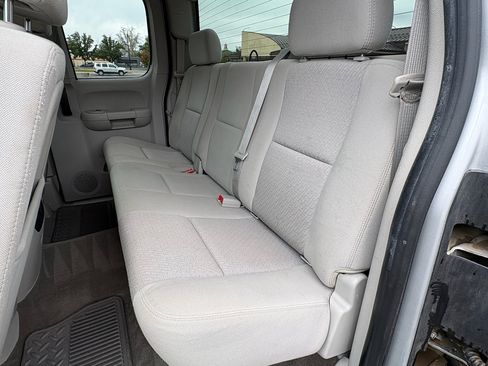 Used 2013 GMC Sierra 2500 SLE w/ SLE Preferred Package AWD/4WD image 17