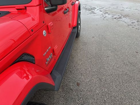 Used 2020 Jeep Wrangler Unlimited Sahara image 13