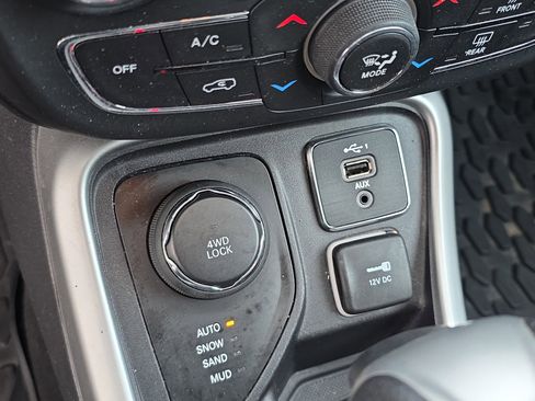 Used 2019 Jeep Compass Sport image 25