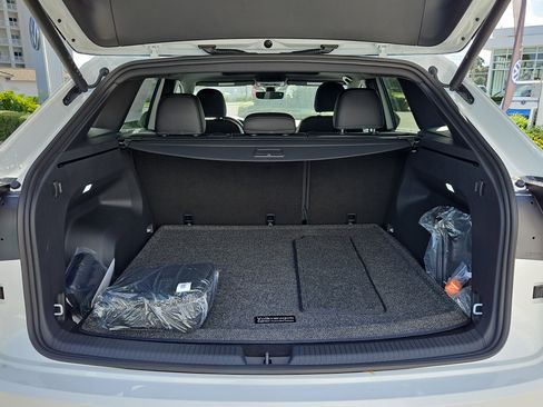 New 2026 Volkswagen Atlas Cross Sport SEL AWD/4WD image 6