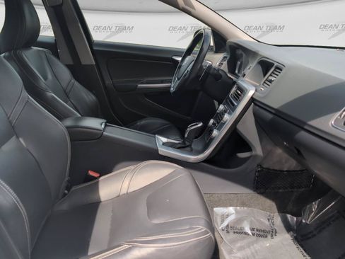 Used 2018 Volvo S60 T5 Dynamic w/ Vision Package FWD image 16