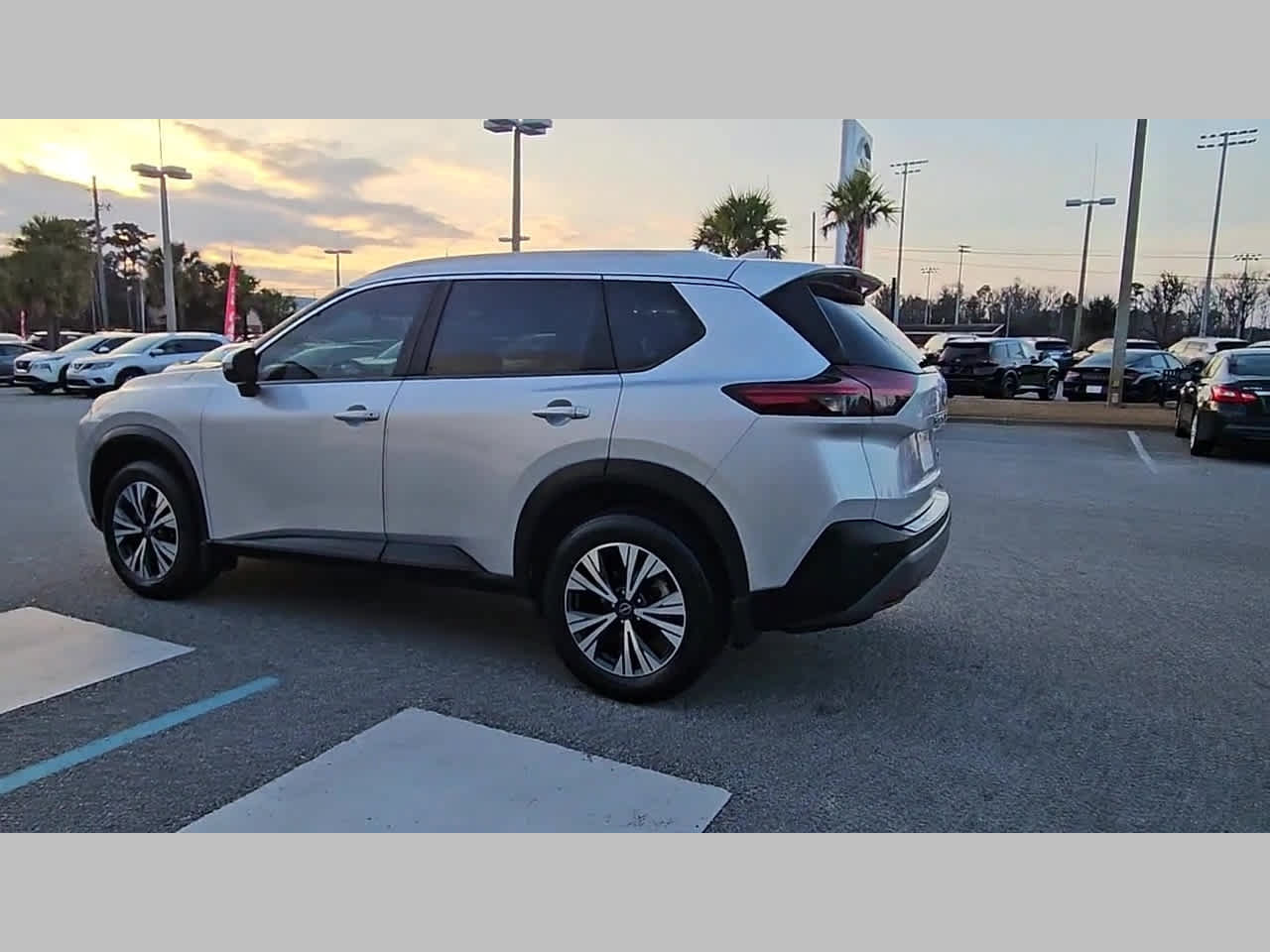 Used 2023 Nissan Rogue SV w/ SV Premium Package FWD image 30