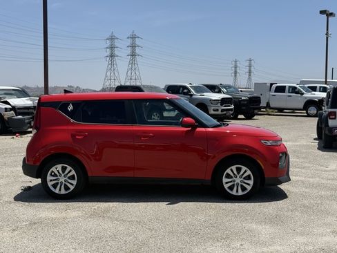 Used 2021 Kia Soul LX FWD image 4