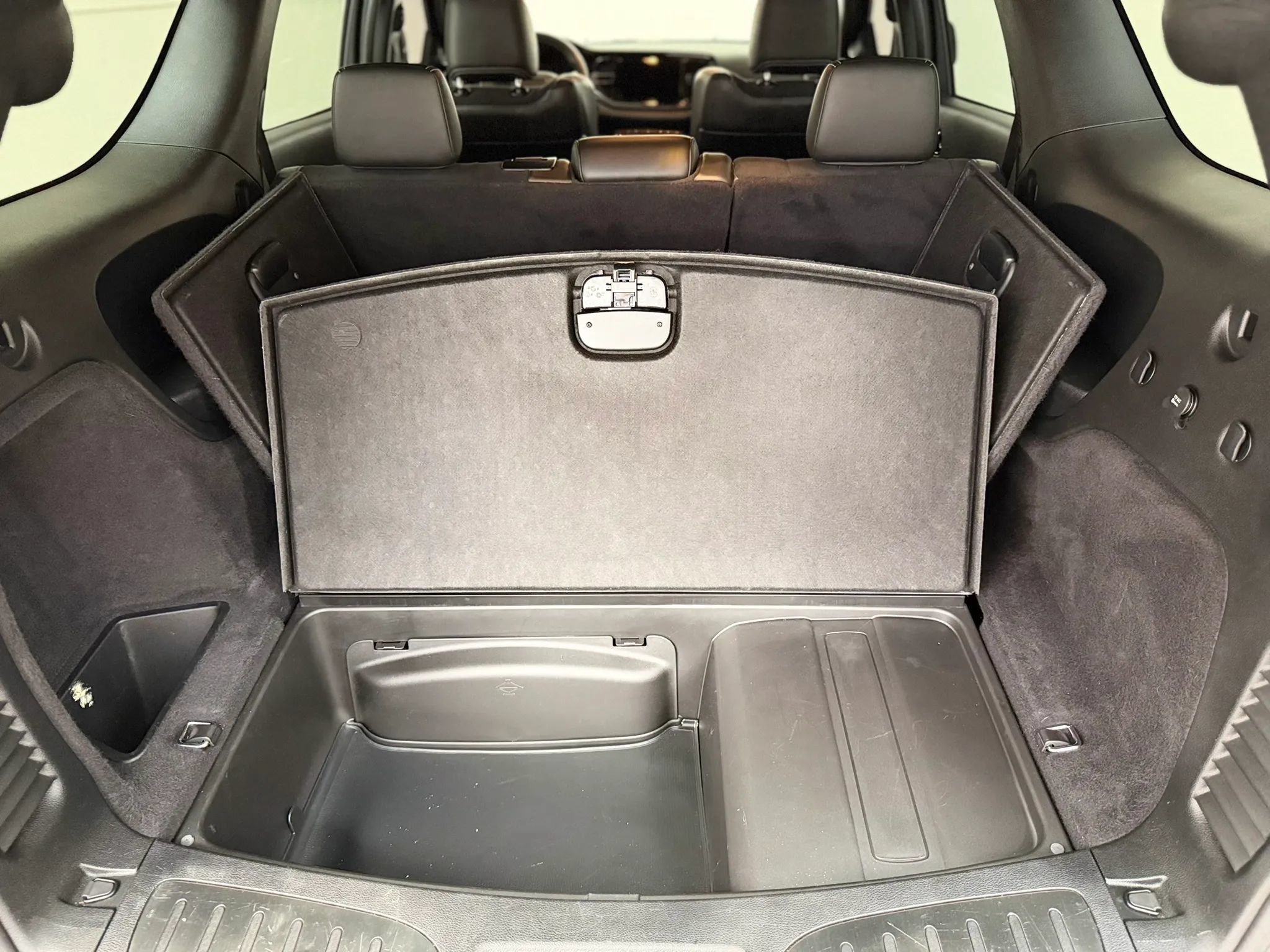 Used 2021 Dodge Durango SRT Hellcat w/ Technology Group AWD/4WD image 36