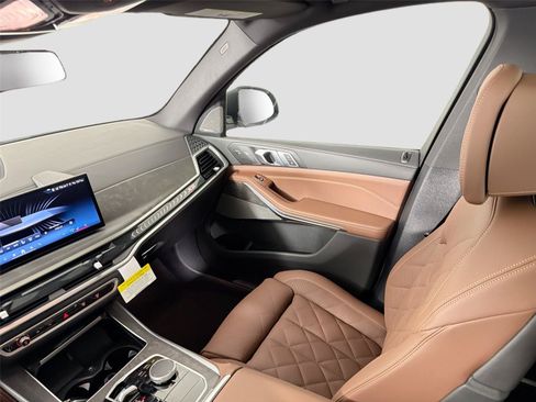 New 2026 BMW X5 xDrive40i AWD/4WD image 25