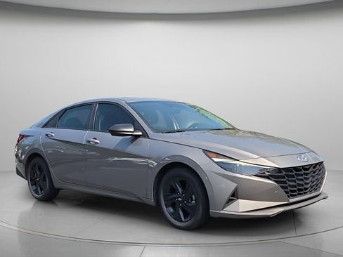 Used 2023 Hyundai Elantra SEL FWD image 8