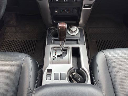 Used 2021 Toyota 4Runner Limited AWD/4WD image 19