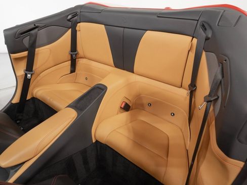 Used 2019 Ferrari Portofino RWD image 44