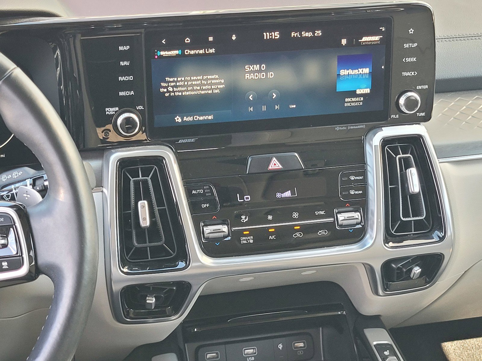 Used 2023 Kia Sorento SX Prestige w/ Panoramic Sunroof Package AWD/4WD image 15